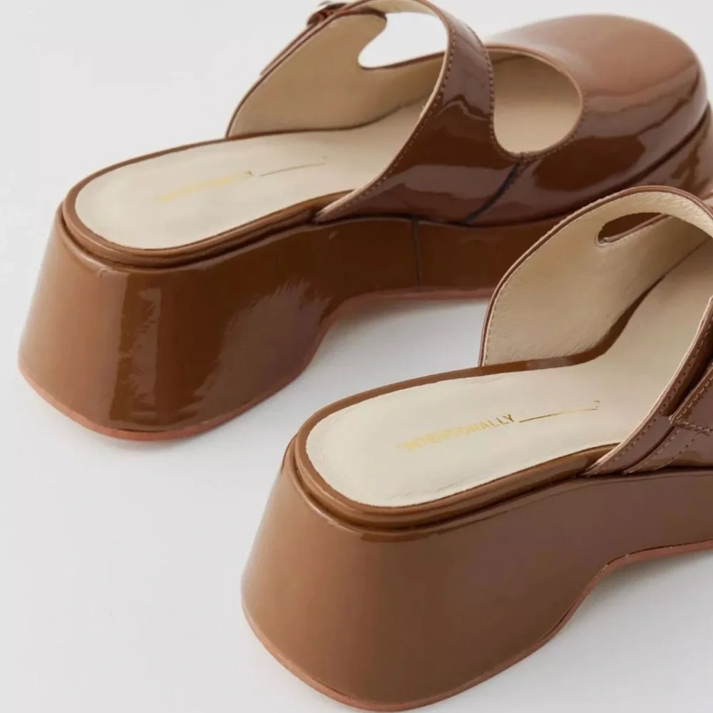 Free People Intentionally Blank Era Platfrom Mary Jane Clog Brown Patent - Picture 9 of 10